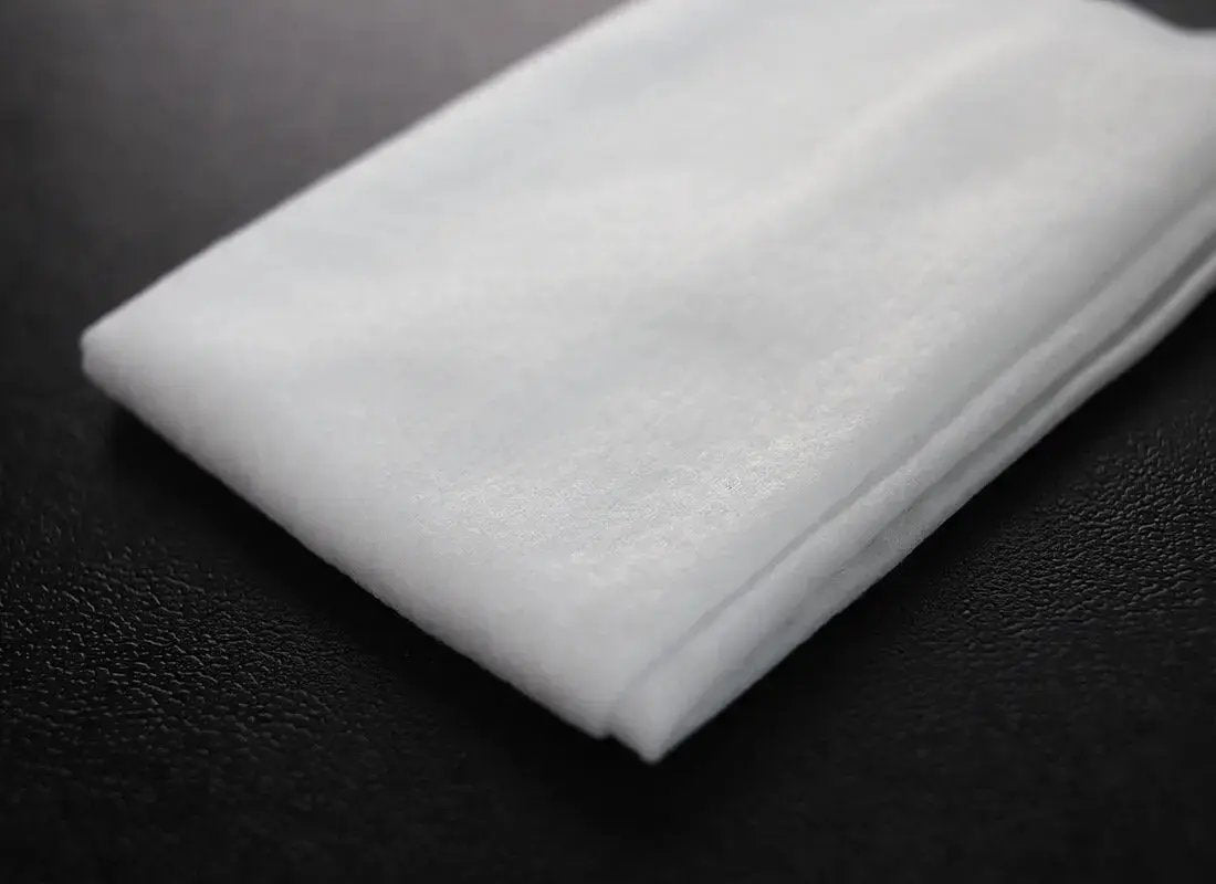  Aroma 60 Black Xceed Towels refresher towel without packaging